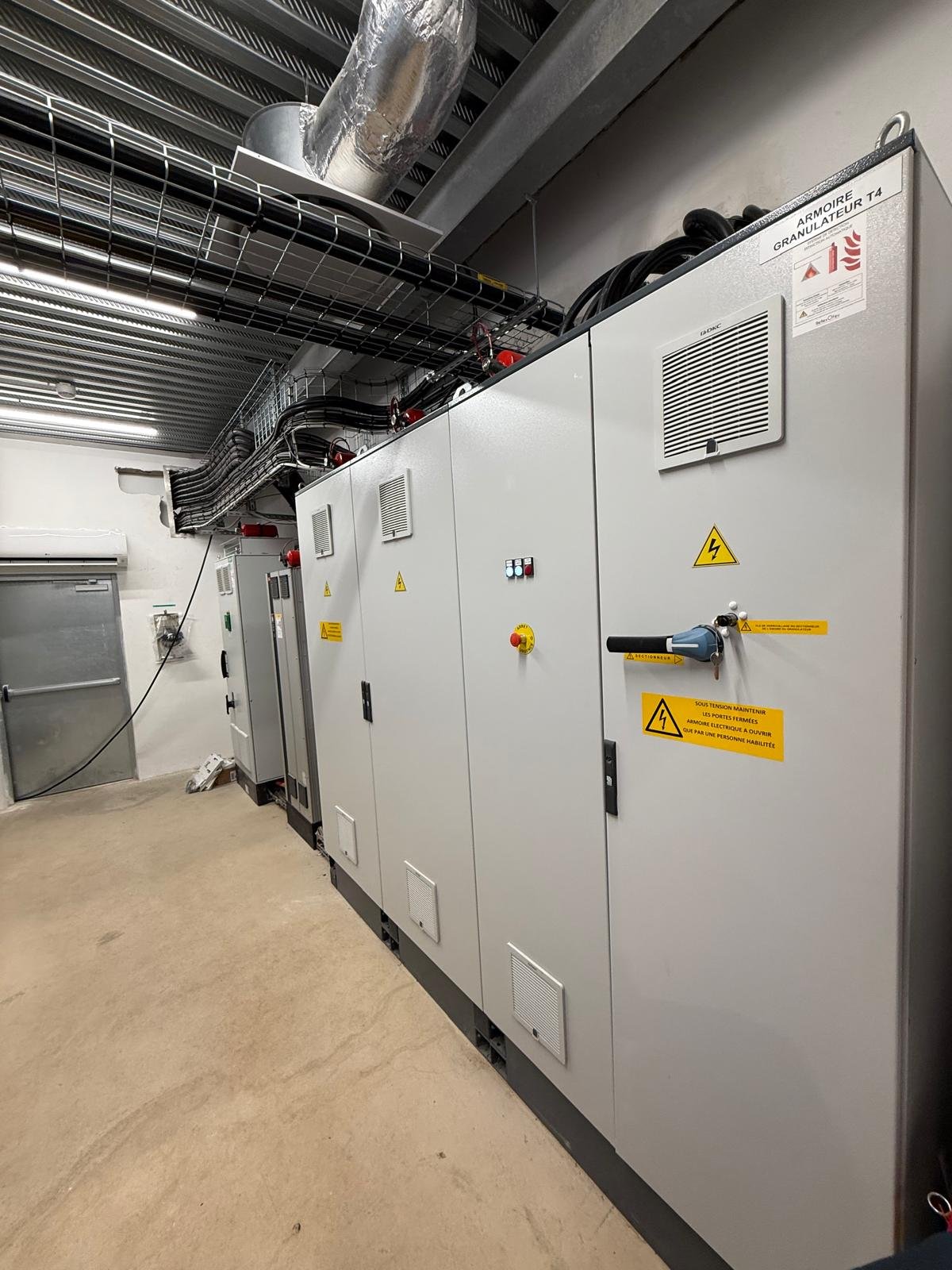 Installation Reflexofeu de protection incendie dans une baie serveur 42U