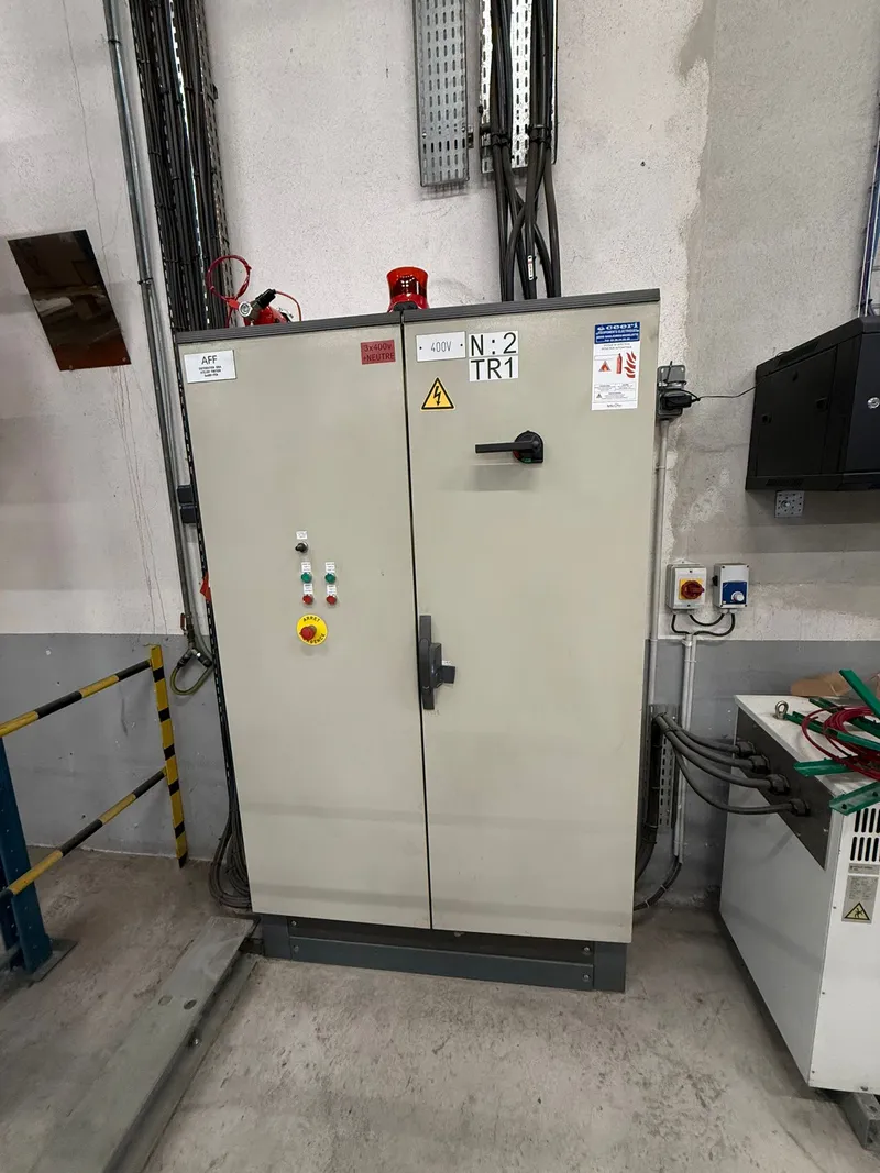 Système de sécurité incendie Reflexofeu dans une armoire de commande industrielle