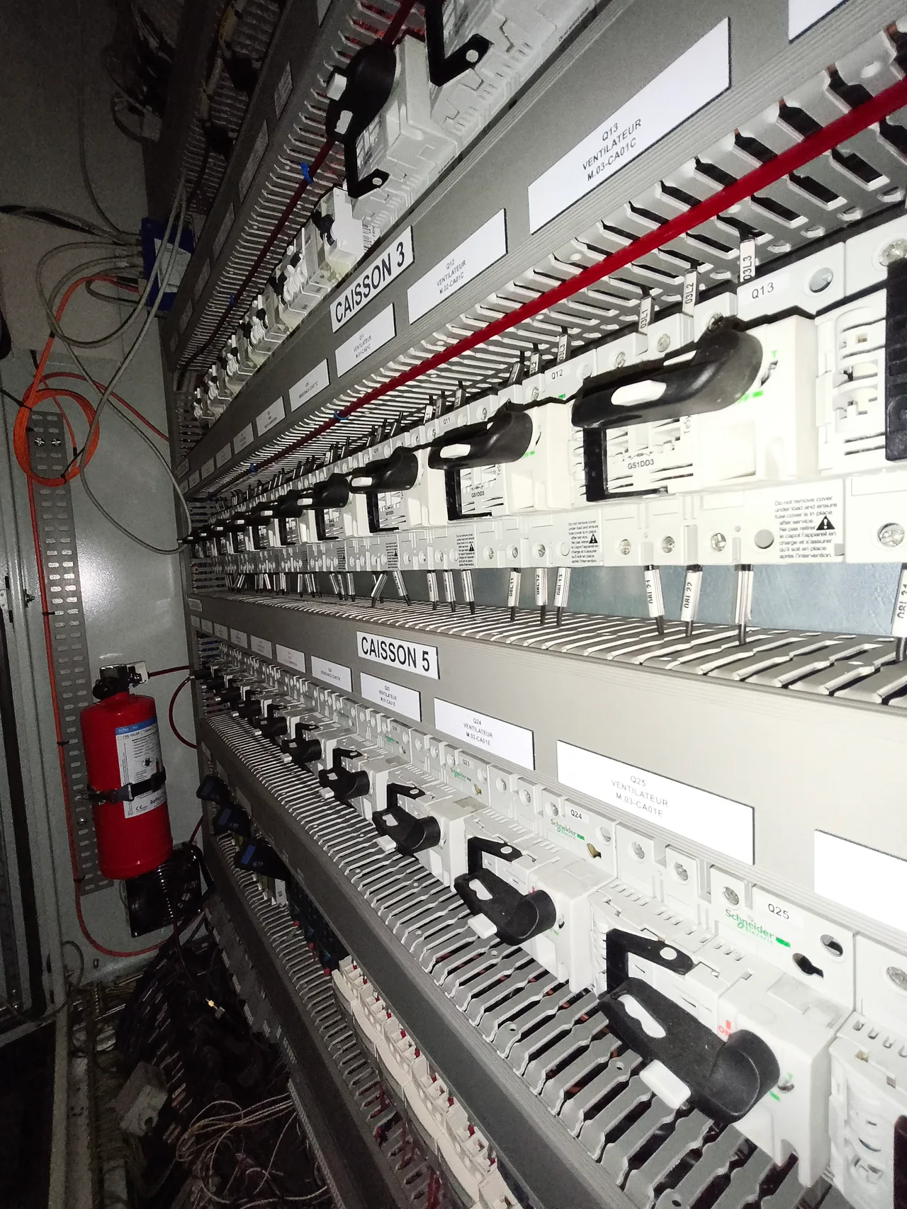 Tube de détection fixé au plus près des composants